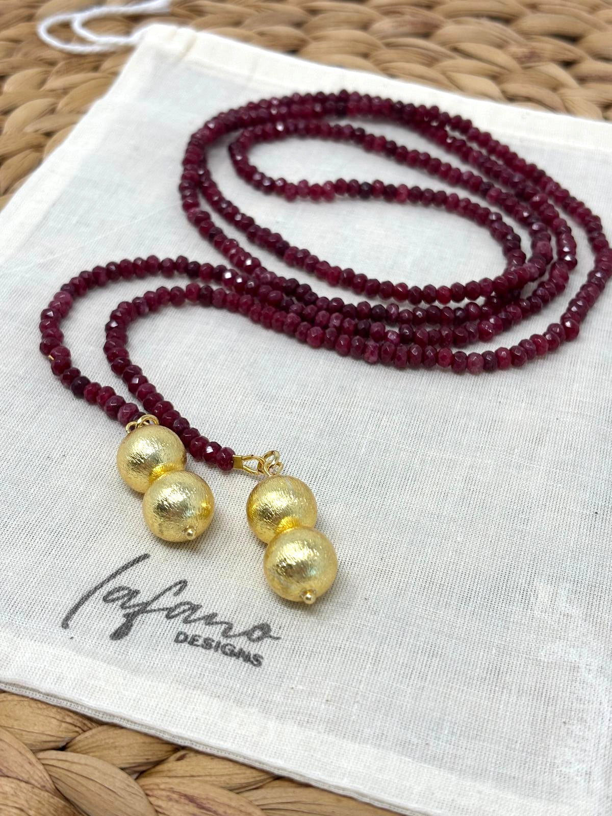 Sangría Lariat image 1